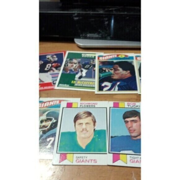 New York Giants 100 Football Card Lot Assorted Years - Picture 8 of 13